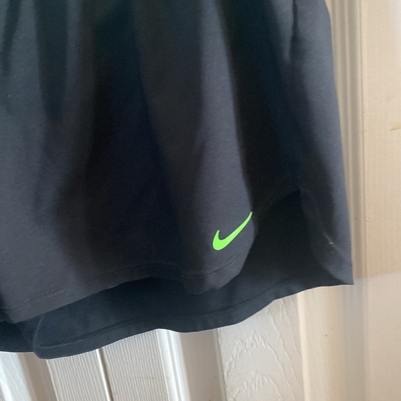 Nike Lined Shorts Size M🥰🥰 - Picture 2 of 5